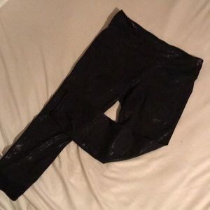 Fabletics shimmery Capri leggings